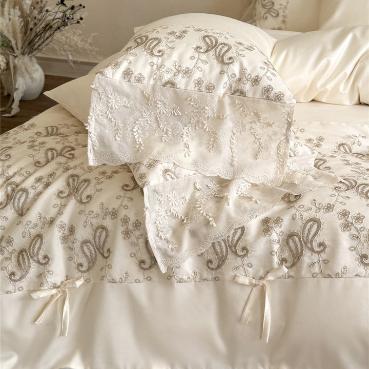 Embroidered Scalloped Lace Duvet Cover Set with Bedskirt