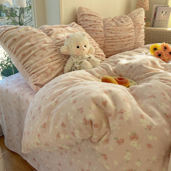 Ultra-Soft Floral Pattern Fleece Blanket