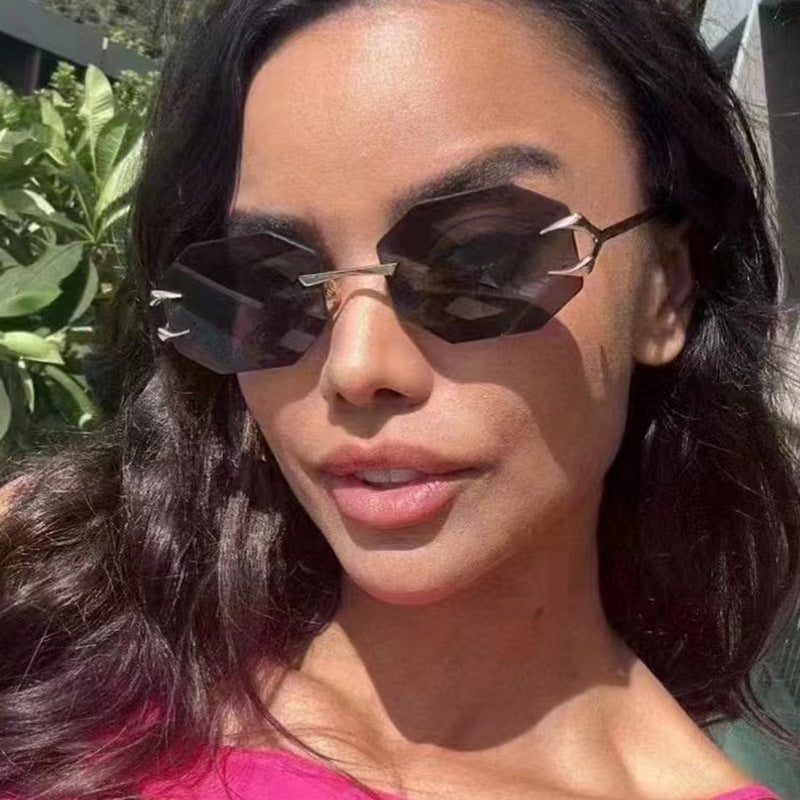 Women's geometric sunglasses with modern metal frame Stornfield