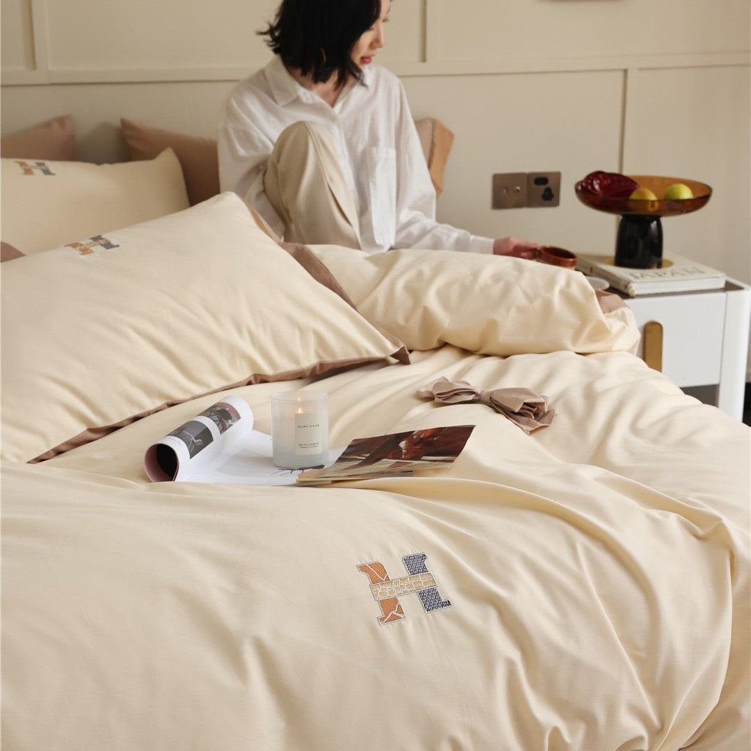 Embroidered Cotton-Sateen Reversible Duvet Cover Set with Pillow Shams