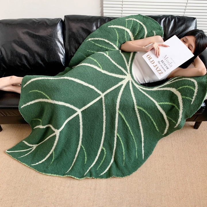 Leaf Pattern Decorative Throw Blanket