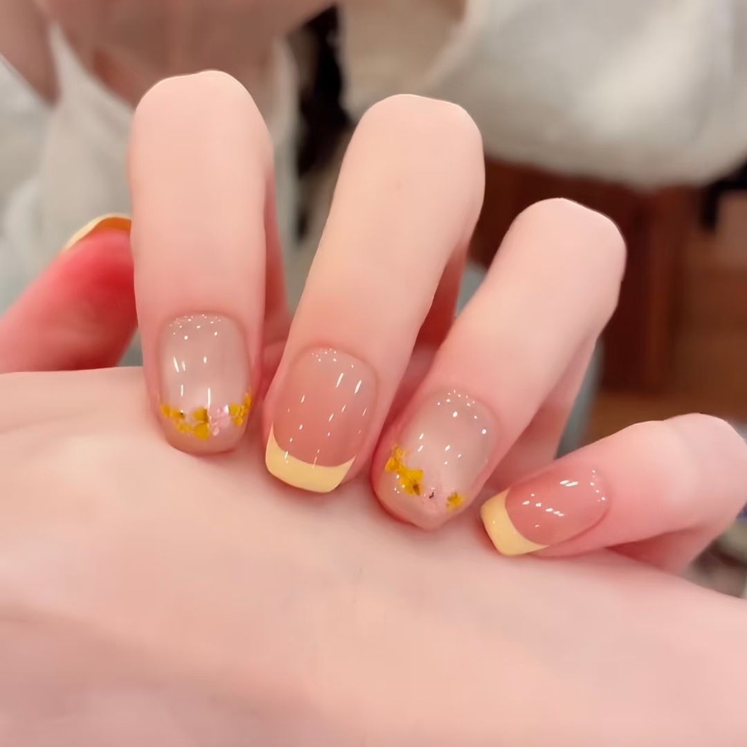 Elegant French Tip Press-On Nail Set Stornfield