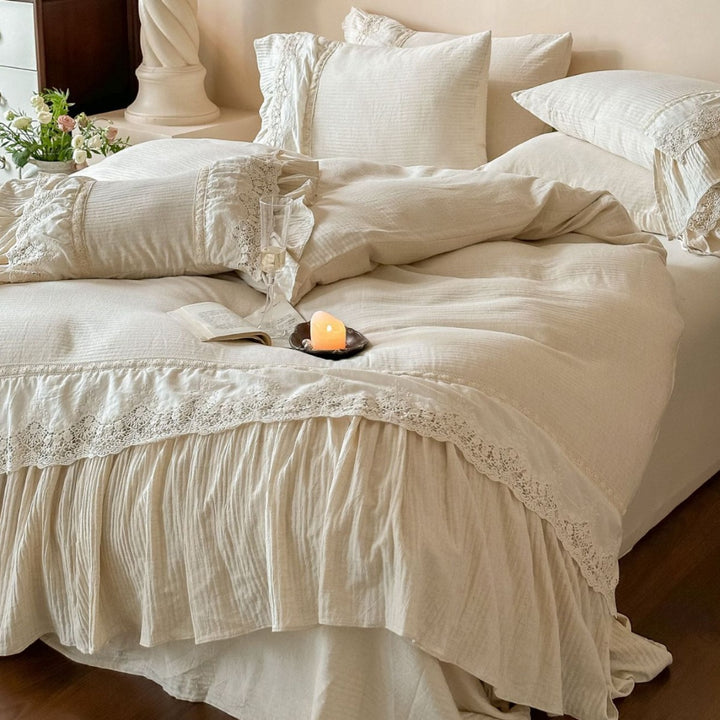 Vintage-inspired cotton-linen bedding set with ruffled frill and lace trim
