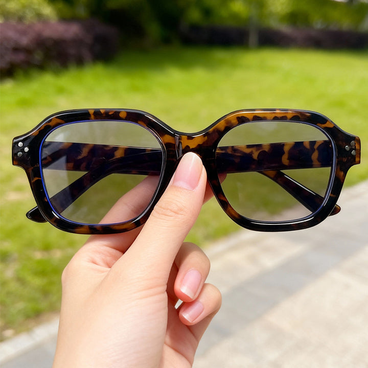 Elegant Oversized Square Frame Sunglasses Stornfield