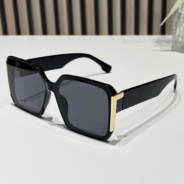 Women's fashionable sunglasses with elegant accents Stornfield