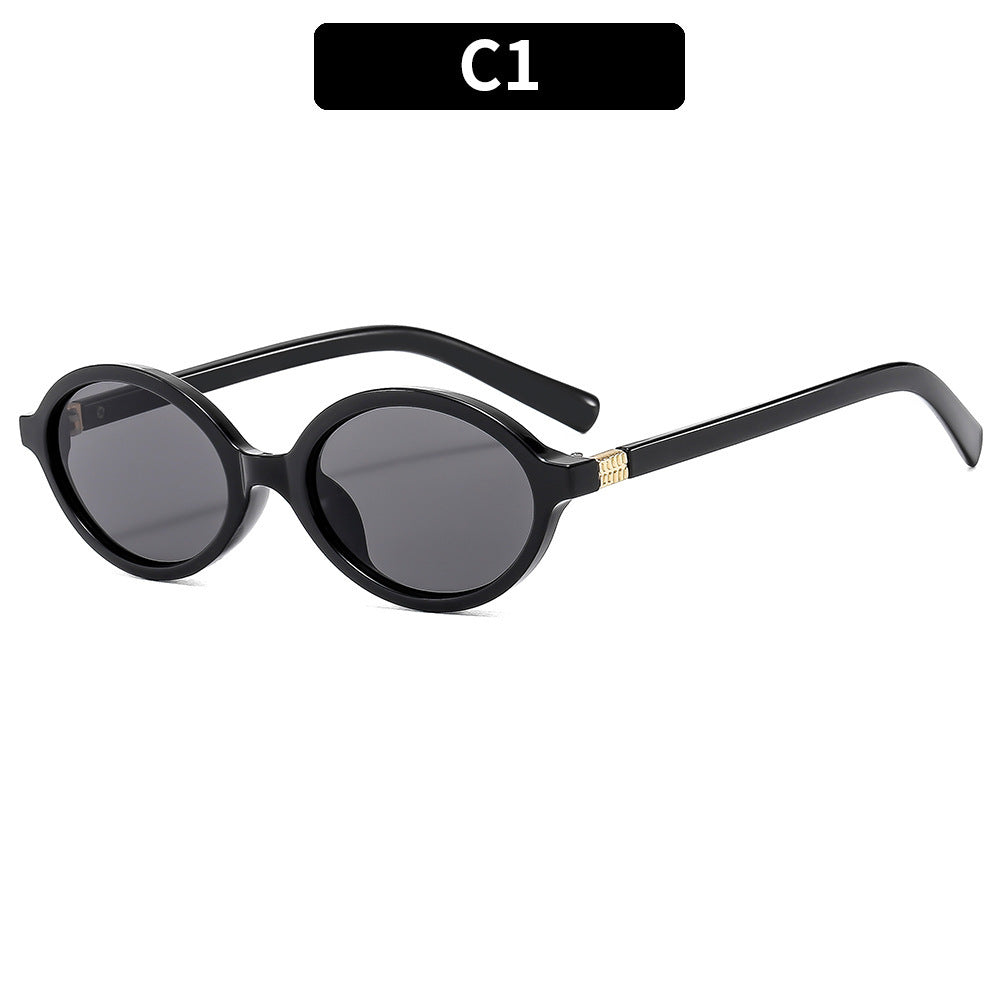 Elegant Vintage-Inspired Round Sunglasses Stornfield