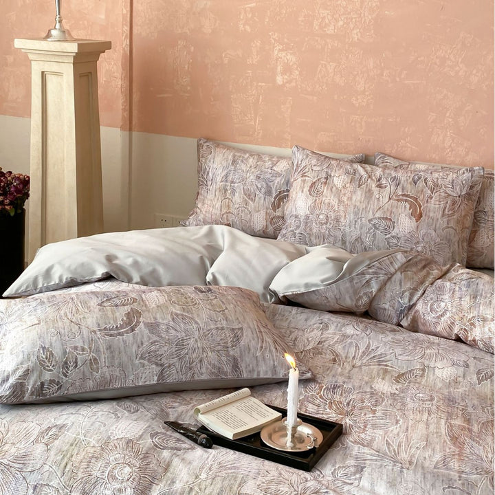 Luxurious cotton satin bedding set with large floral botanical print