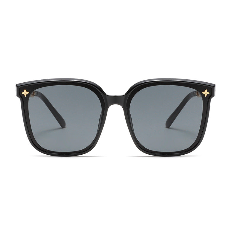 Women's Fashion Sunglasses with High-Quality Chain Detail Stornfield