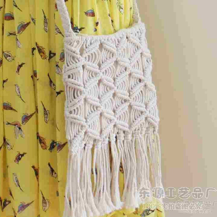 Hand-knotted macrame bag with fringes Stornfield