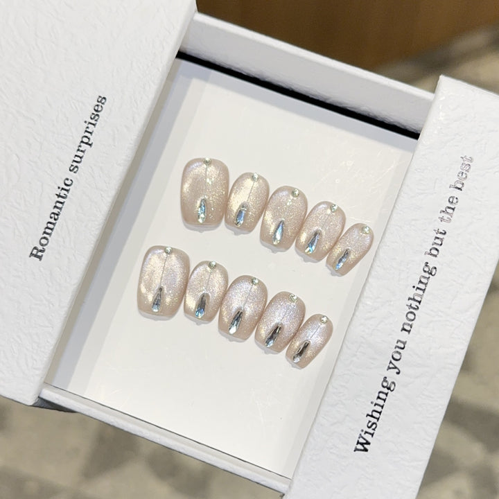 Artificial nails with elegant glamour design Stornfield