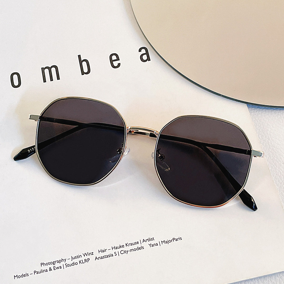 Women elegant sunglasses with striking frame structure Stornfield