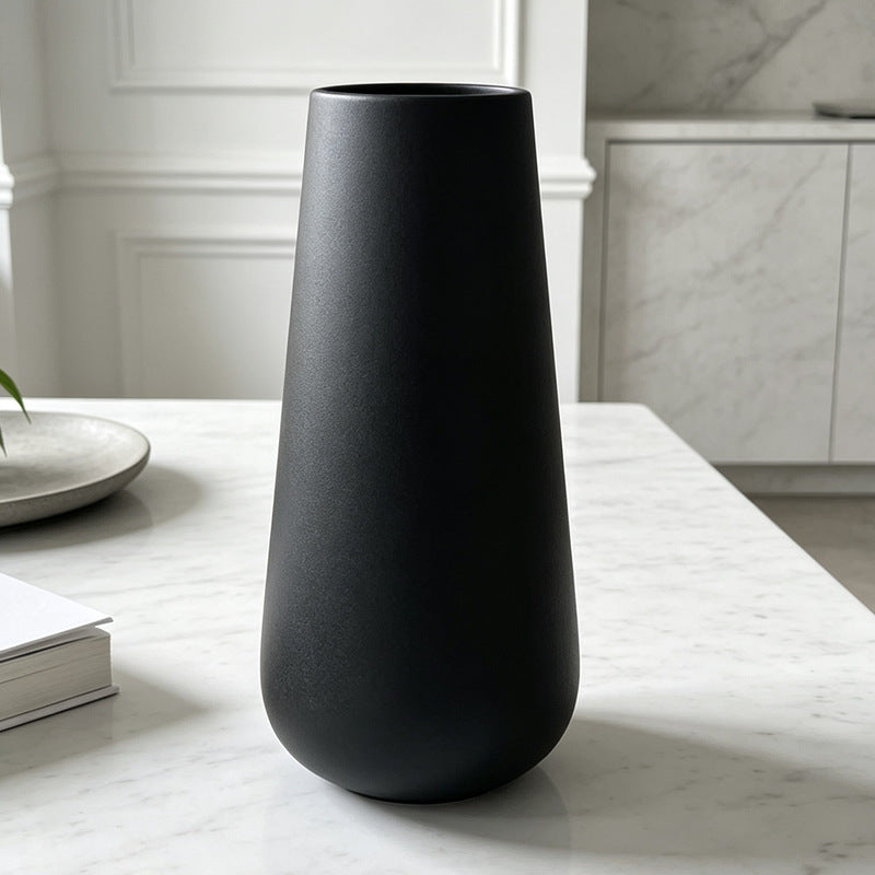 Minimalist Ceramic Decorative Vase Stornfeild