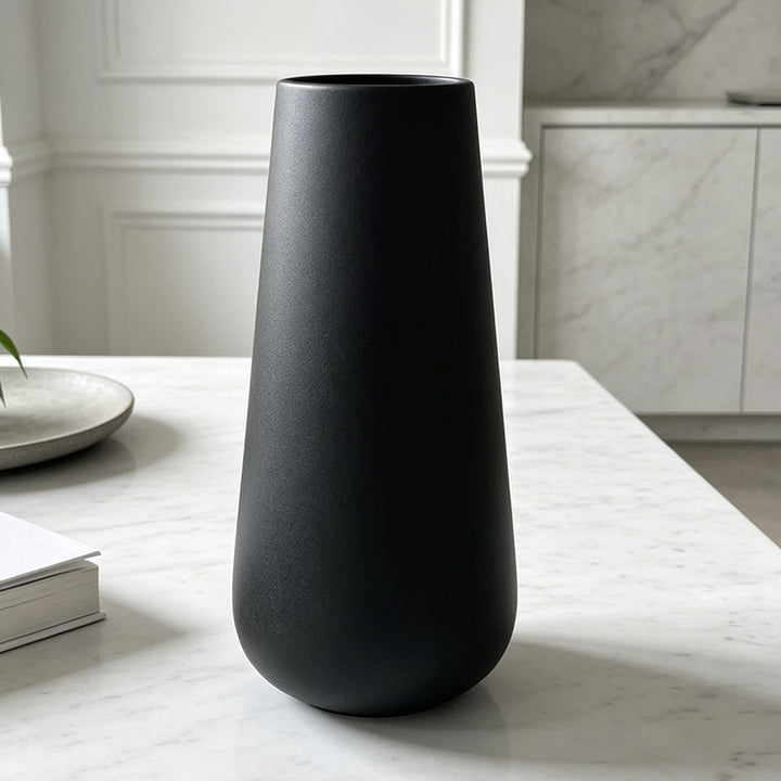 Minimalist Ceramic Decorative Vase Stornfeild