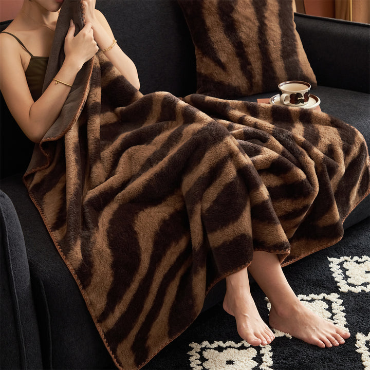 Floral Patterned Cozy Fleece Blanket