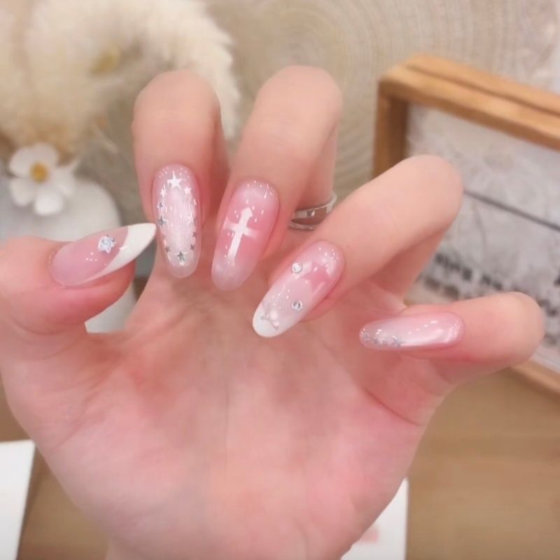 Artistic Floral-Embellished Press-On Nail Art Stornfield