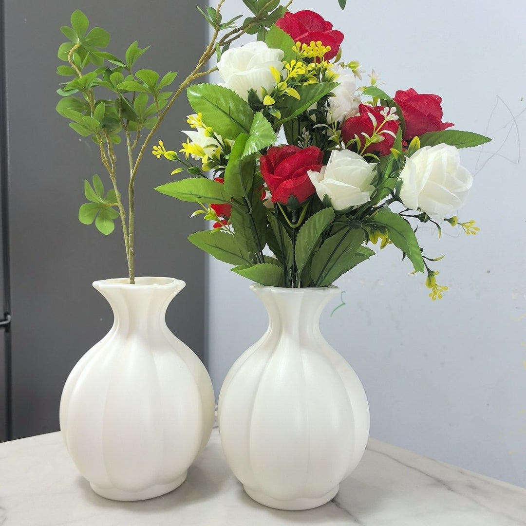Elegant Sculpted Decorative Vase Stornfeild