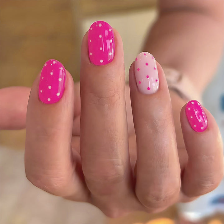 Artificial nail set with creative dots and elegant designs Stornfield
