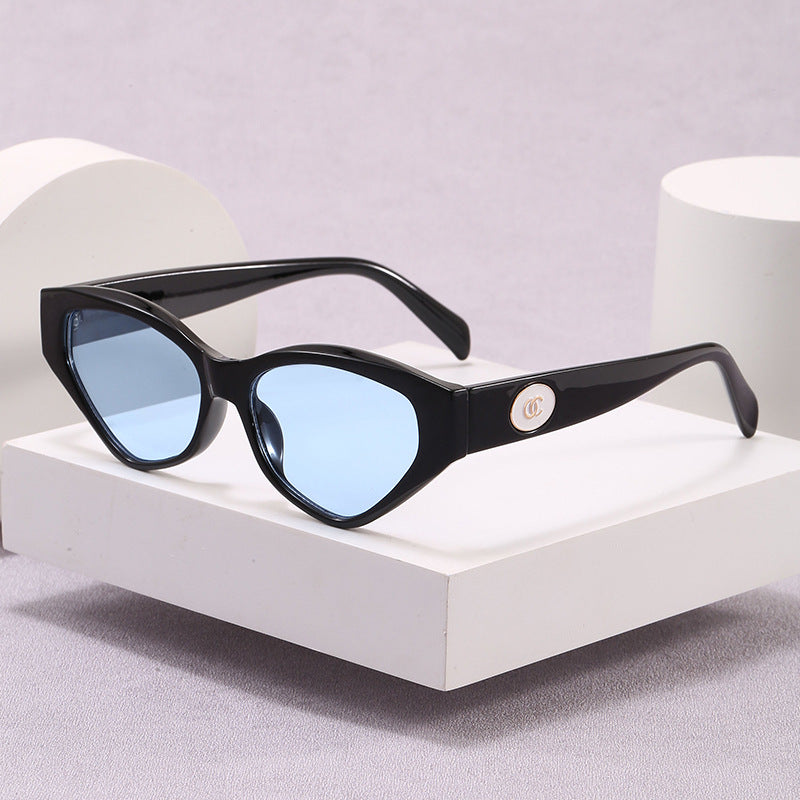 Ladies fashionable sunglasses in elegant design Stornfield