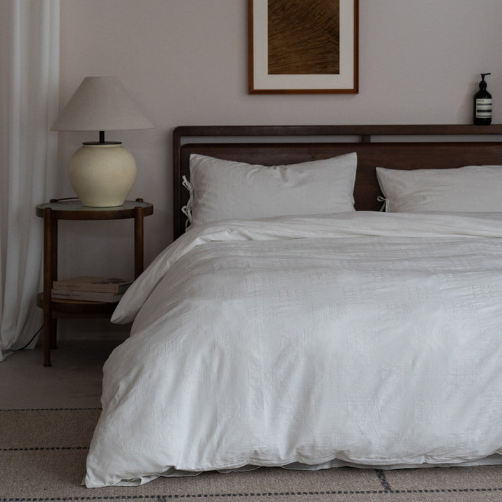 Waffle-Jacquard Cotton Duvet Cover Set with Corner Tie Pillowcases