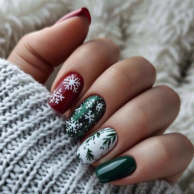 Artificial Nails in Festive Winter Design Stornfield