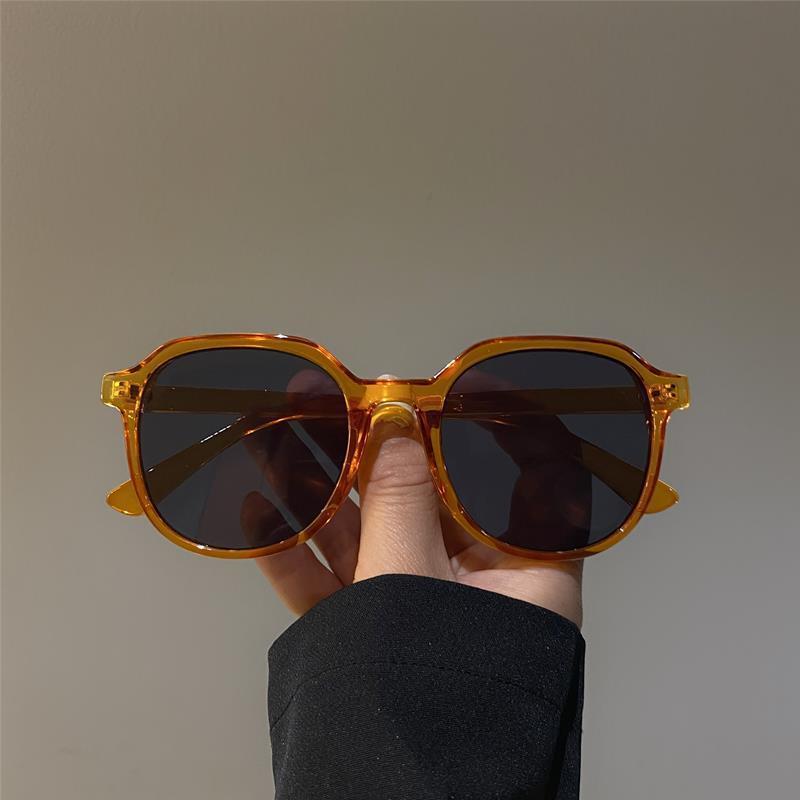 Fashionable Vintage Sunglasses with Wide Frame Stornfield