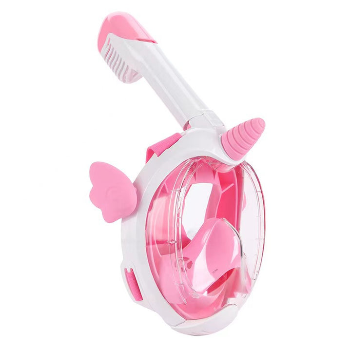 Diving mask with curved field of view and flexible silicone frame Stornfield