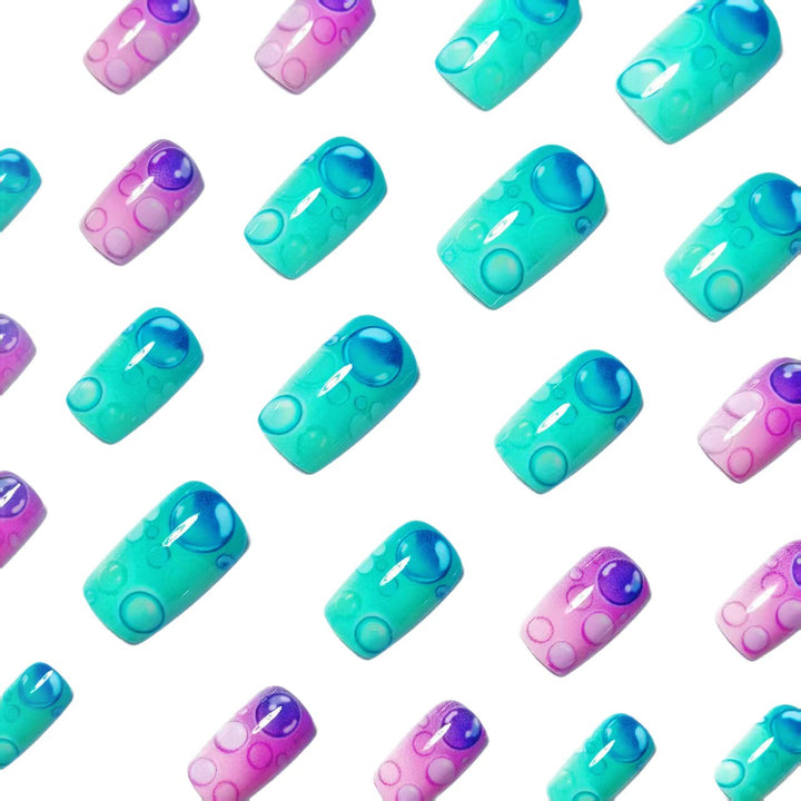 Artificial nails with shimmering water pearl motif Stornfield