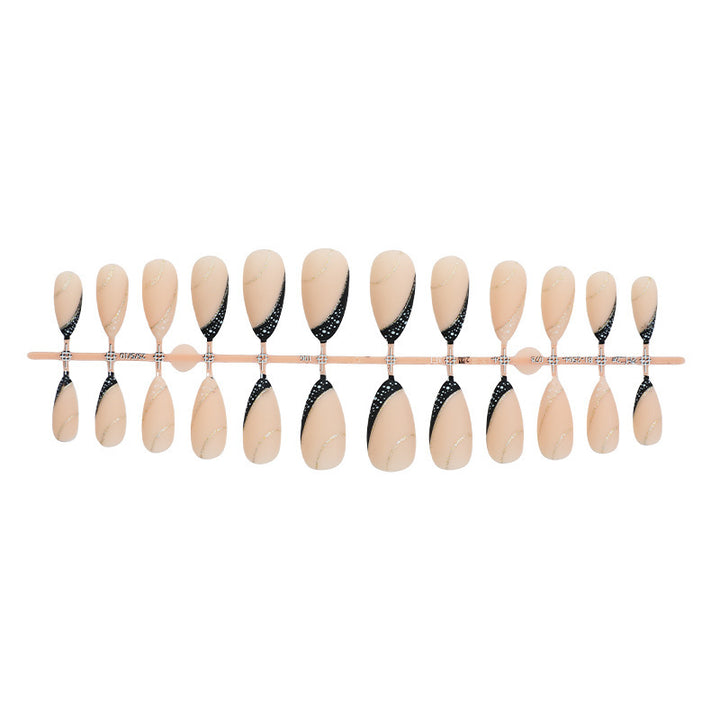 Nail set with elegant gold and silver accents Stornfield