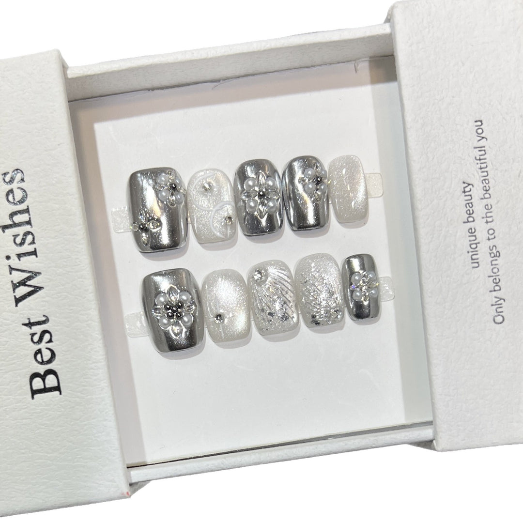 Decorative Silver Press-On Nail Set Stornfield