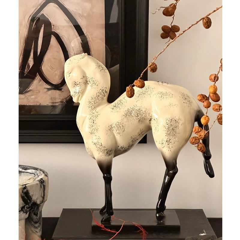 Elegant Wooden Horse Head Sculpture