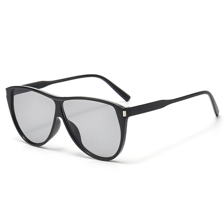 Ladies modern Cat-Eye sunglasses with protective UV filter and stylish frame Stornfield