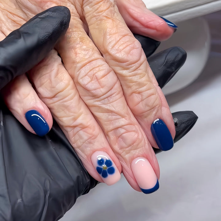Floral Accent Press-On Nail Art Stornfield