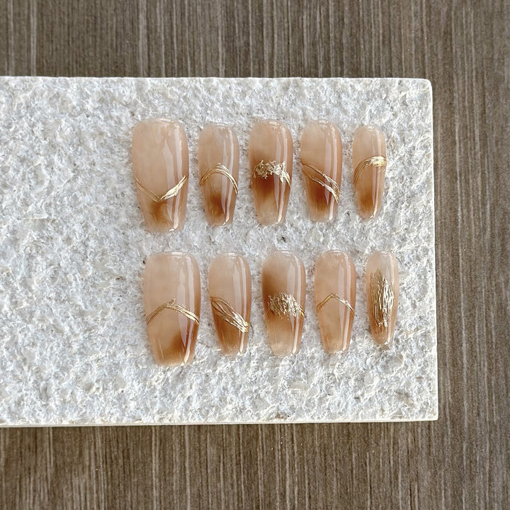 Luxurious Nail Art Set with Gold Accents