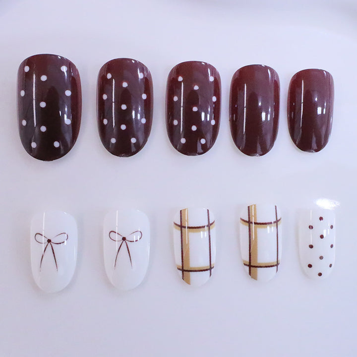 Elegant Artistic Nail Set Stornfield