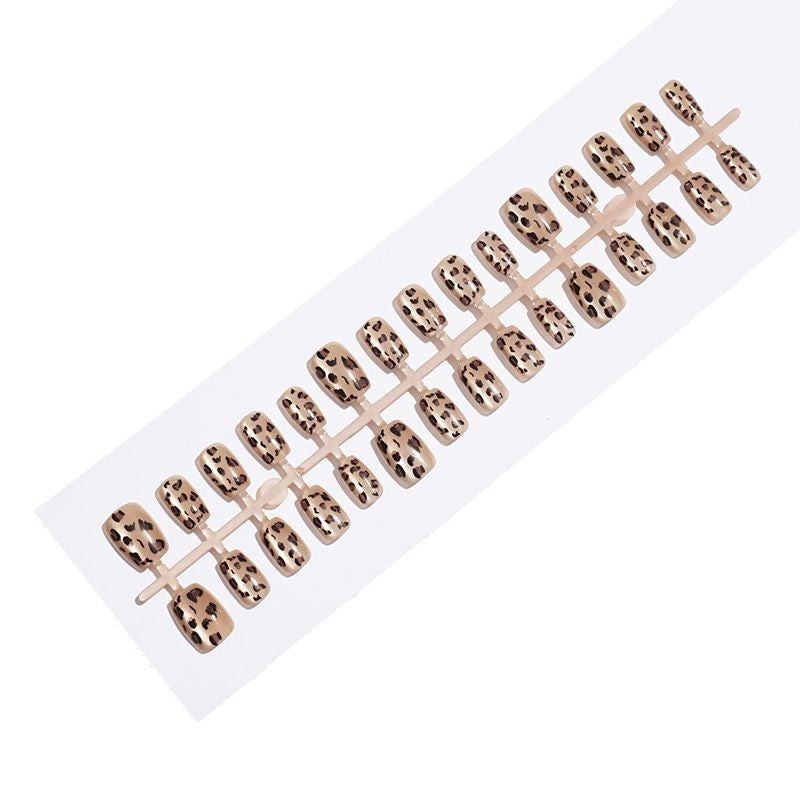 Artificial Nail Tips in Modern Leopard Design Stornfield