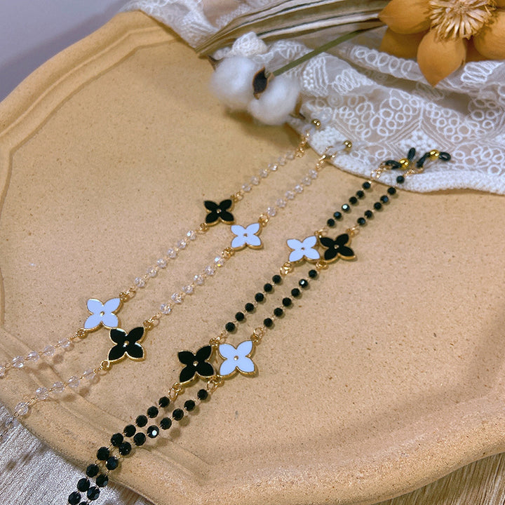 Elegant pearl necklace with flower pendants Stornfield
