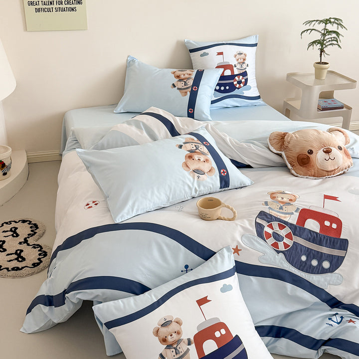 Kids bedding set with nautical bear print and soft cotton blend