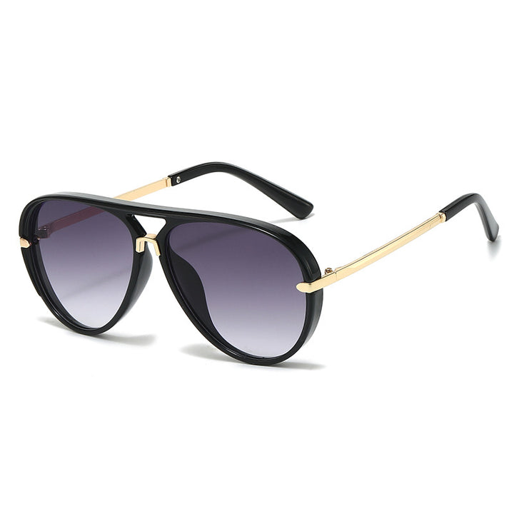 Elegant Aviator Sunglasses with Gold Accents Stornfield