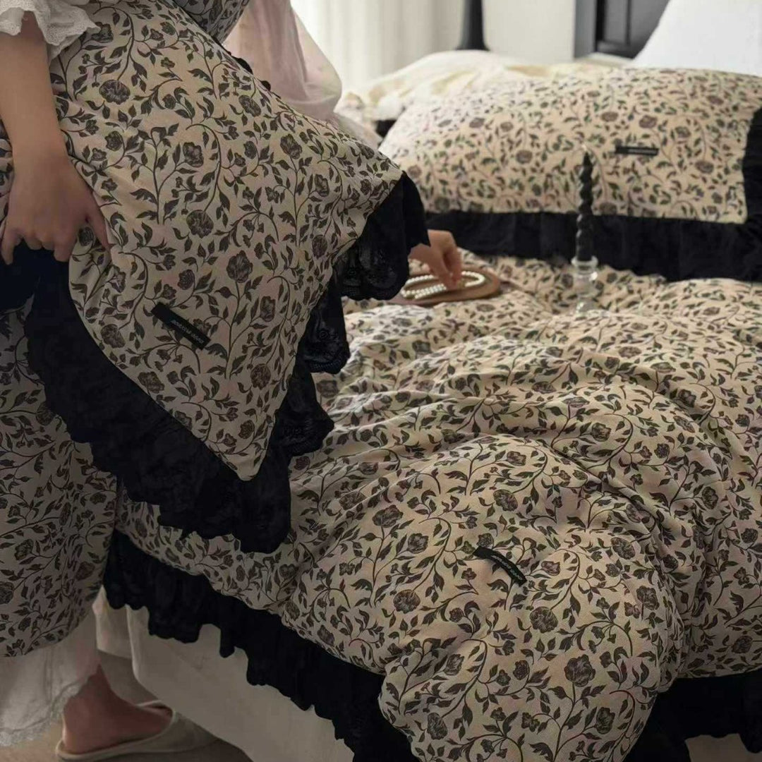 Cottage Floral Cotton Duvet Cover Set with Black Ruffle Trim