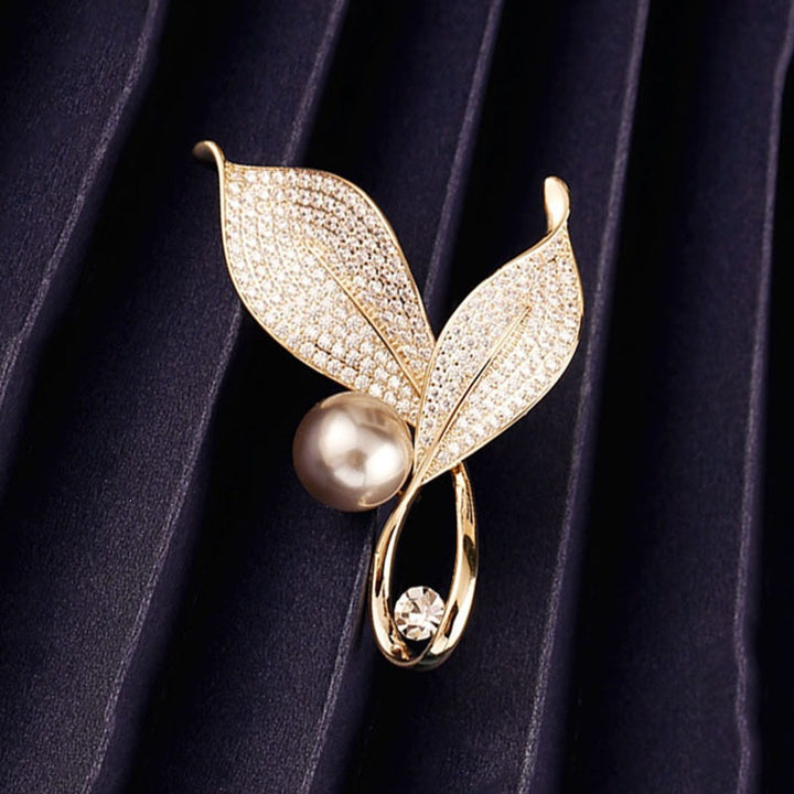 Elegant and Glamorous Brooch with Pearls and Crystals Stornfield