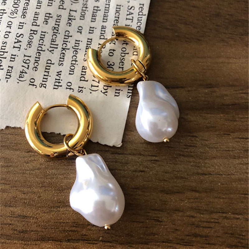 Fashionable earrings with double pearls Stornfield