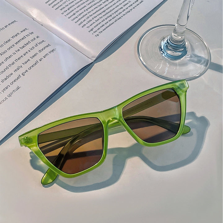 Women Cat-Eye Sunglasses with modern, translucent frame Stornfield