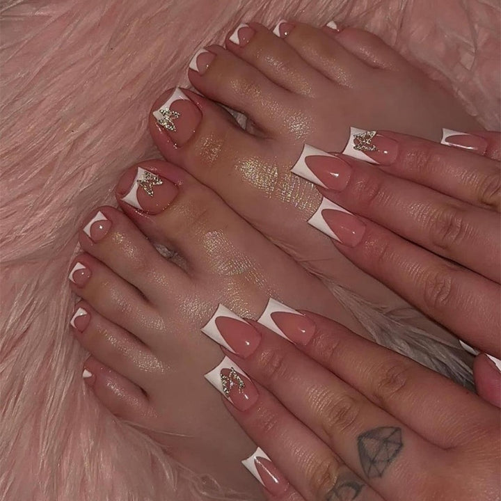 Art Nail Set with Elegant French Tip Design Stornfield