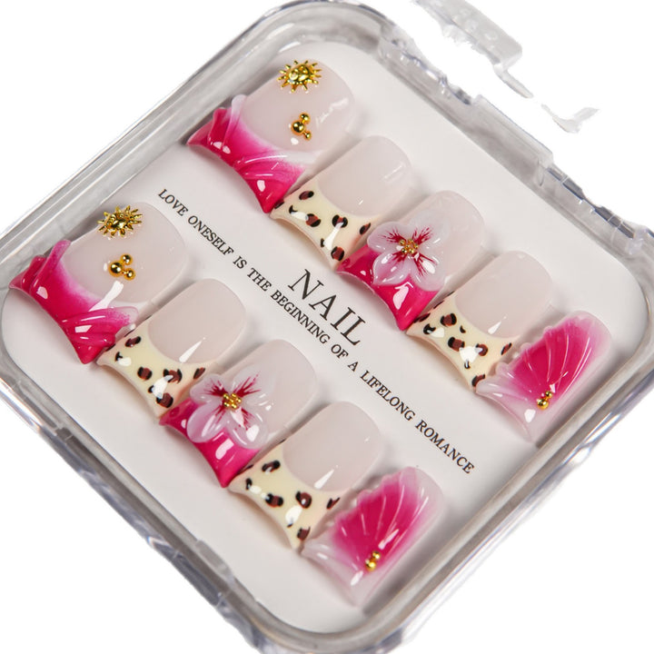 Floral Press-On Nail Art Set with Decorative Accents