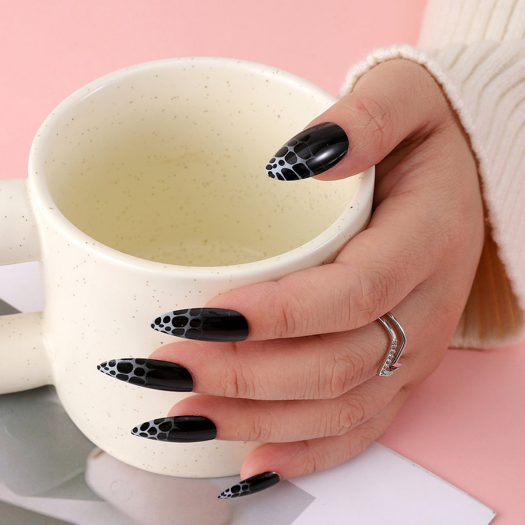 Glamorous nail art