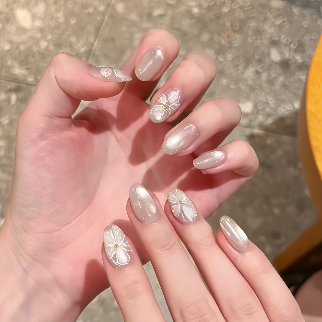 Artificial nails with delicate flower design Stornfield