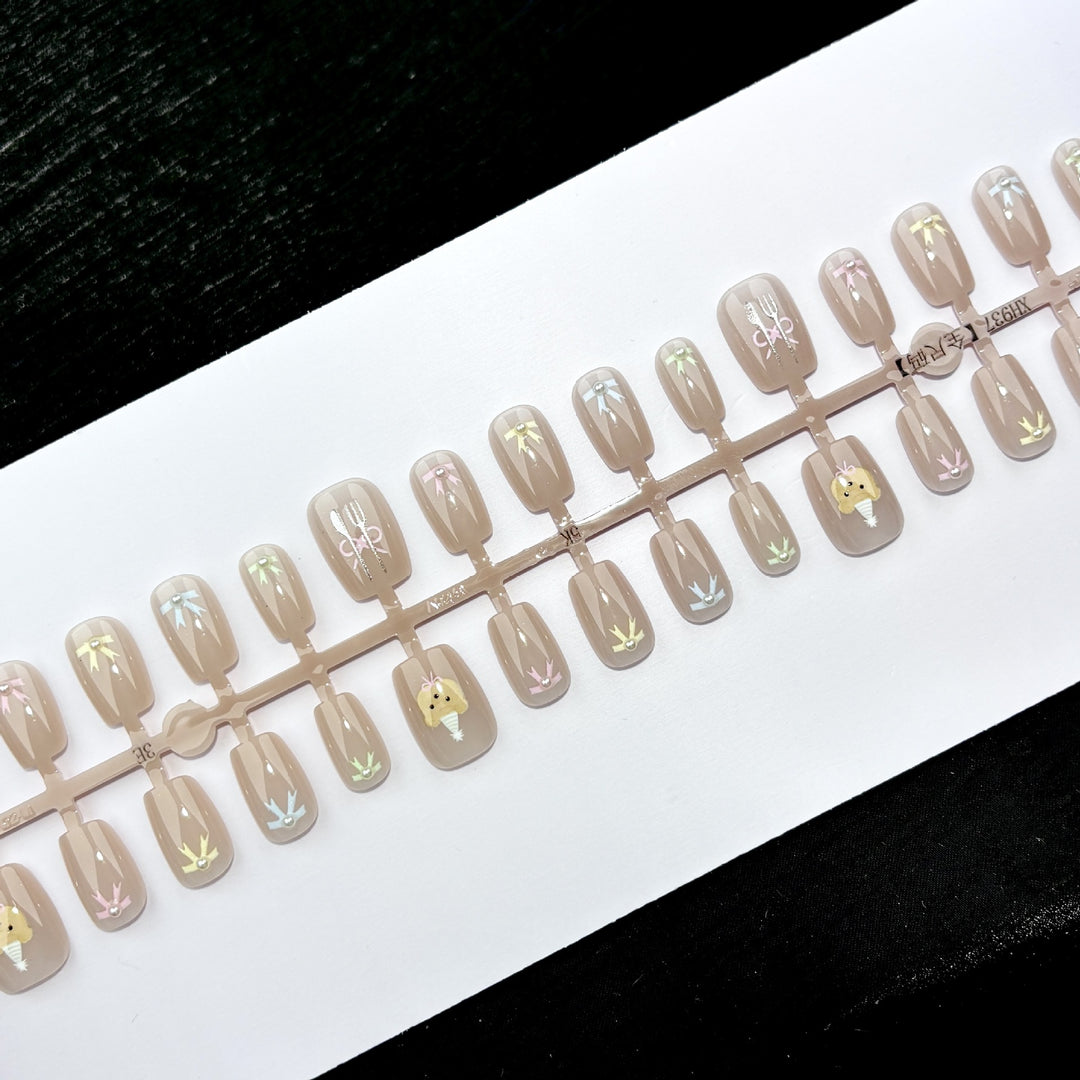 Elegant Polka Dot and Lace Press-On Nail Set