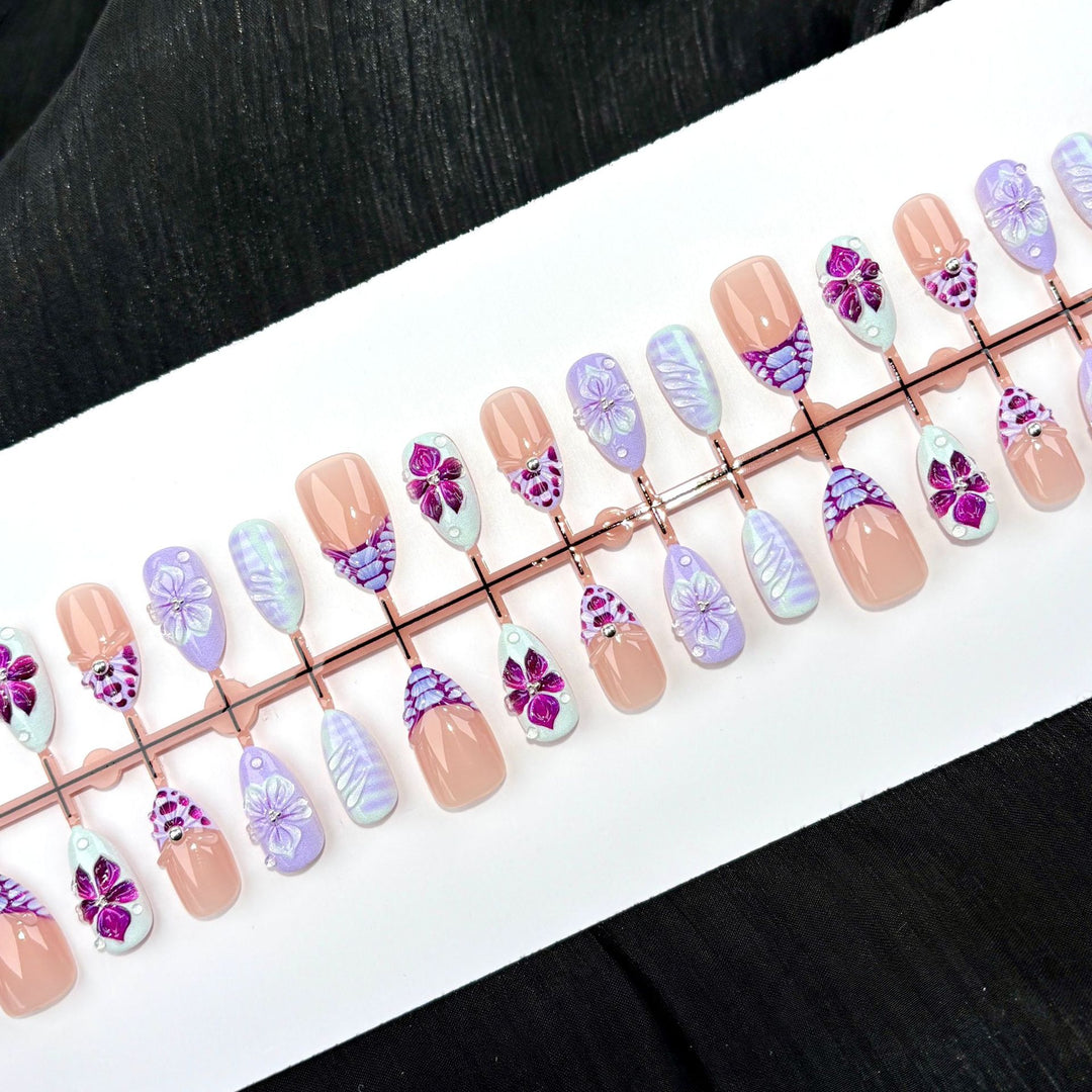 Elegant Polka Dot and Lace Press-On Nail Set