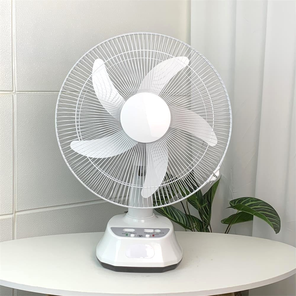 Unisex nan leiser USB table fan with multi-blade design, oscillating tilt function and timer Stornfield