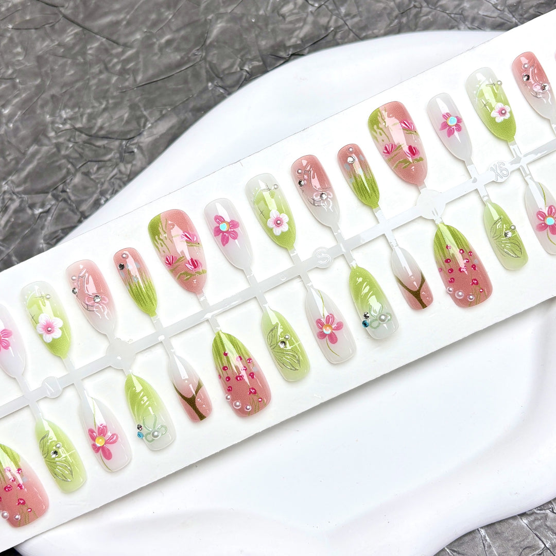 Artistic Floral Press-On Nail Art Set 1790745835